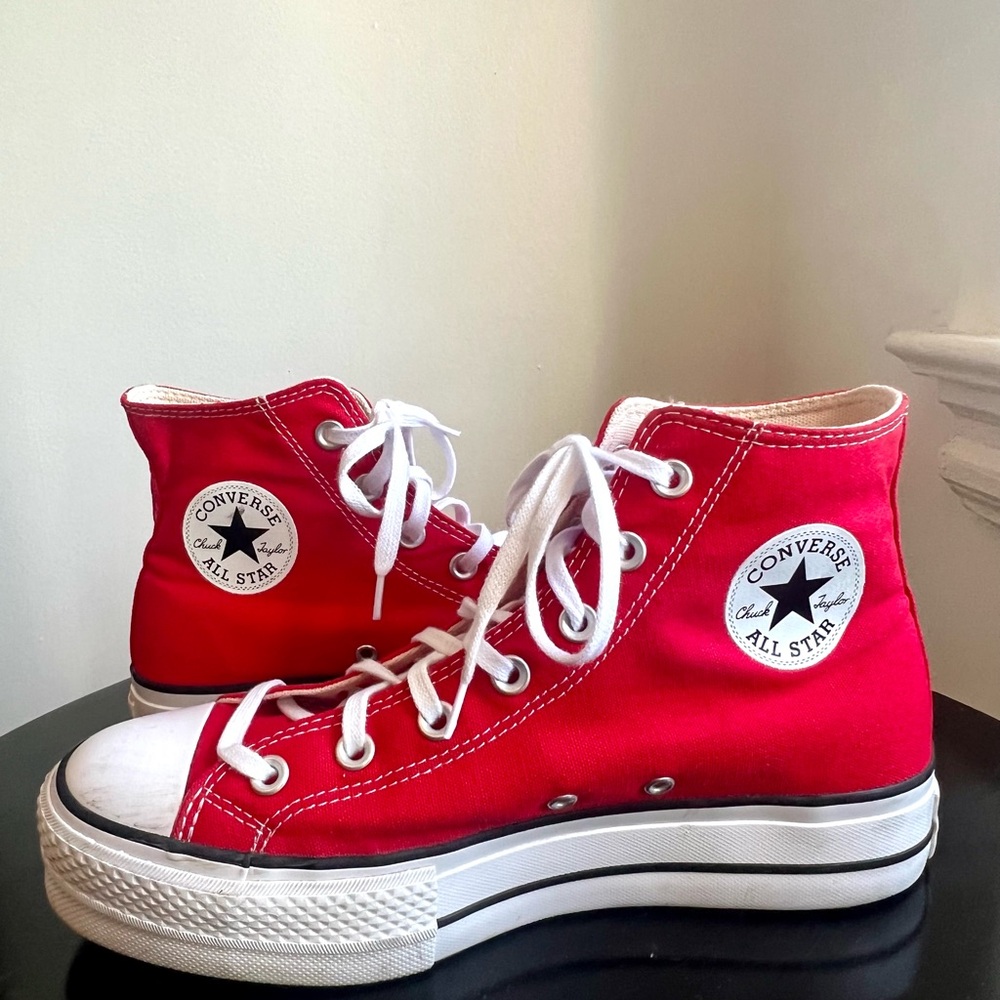 Women's Size 9.5 Chuck Taylor All Star Red Canvas High Tops